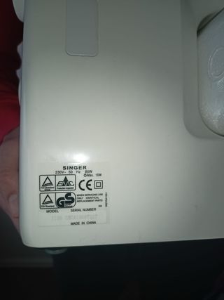 Maquina de coser singer