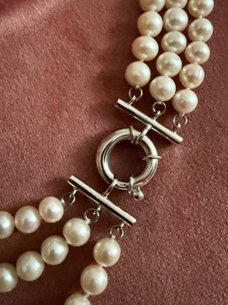 Collar de perlas con cierre de plata. Nuevo