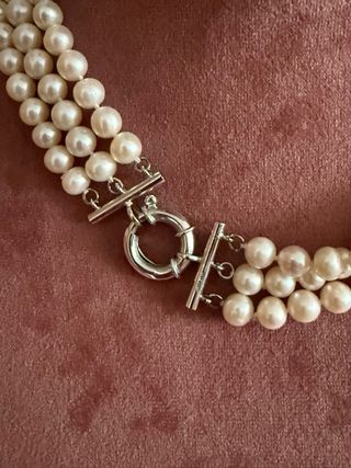 Collar de perlas con cierre de plata. Nuevo