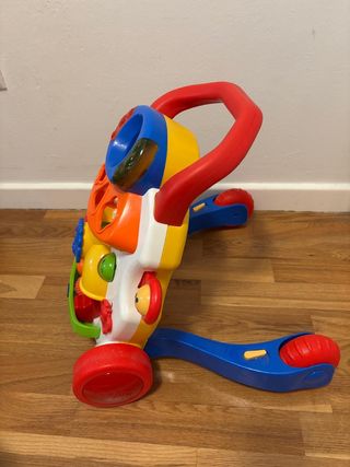 Andador - correpasillos 2 en 1 marca Chicco