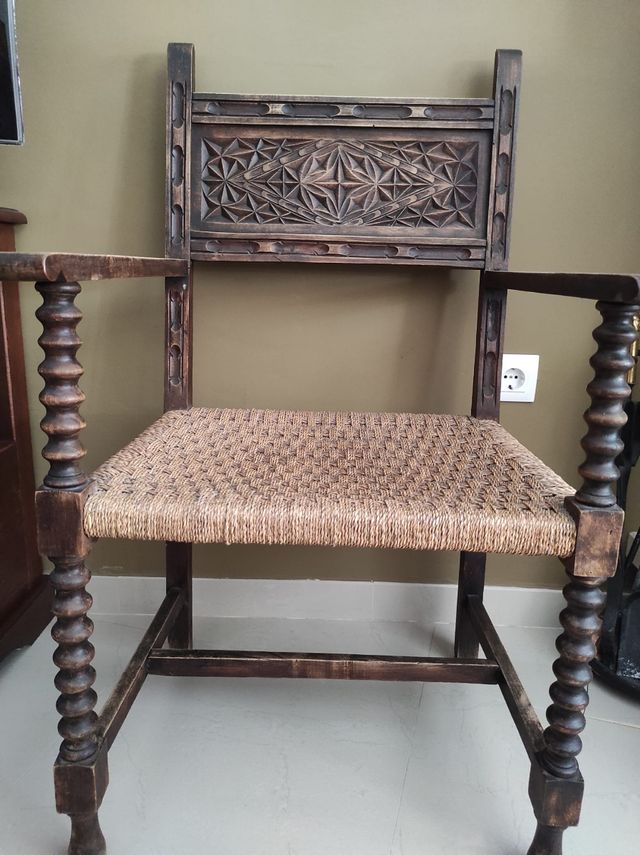 Sillas antiguas enea