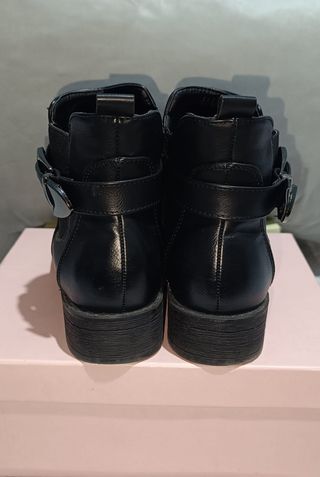 Stivaletto nero donna