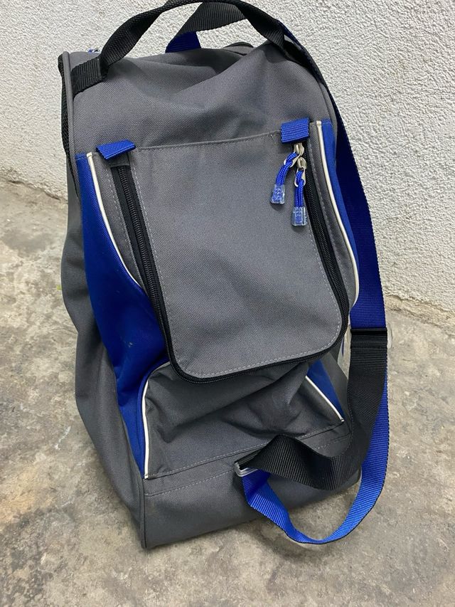 Scarponi e borsa da snowboard