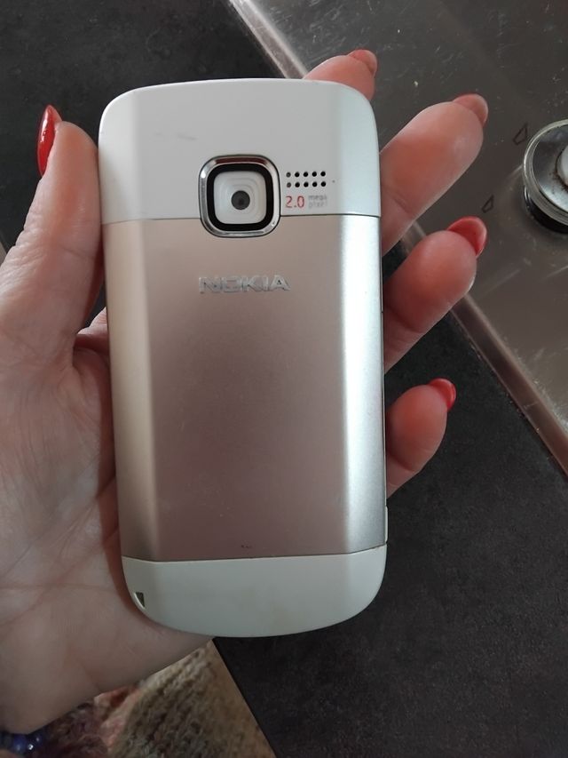Nokia c3 con caricabatteria