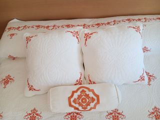 Conjunto colcha y cojines cama 135x190cm