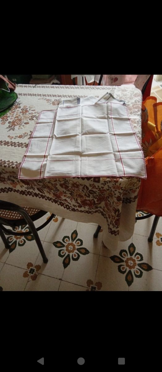 Otto fazzolletti di stoffa di una volta