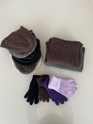 Set berretti sciarpe guanti 5/6 anni