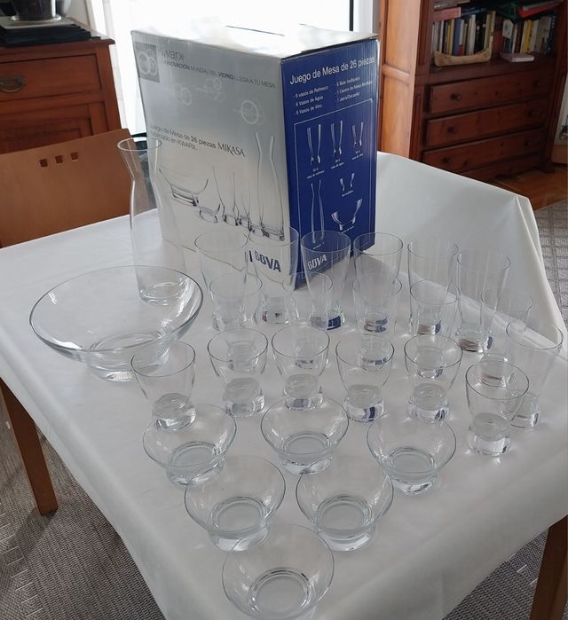 Juego de vasos y cuencos se cristal