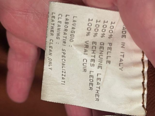 Cazadora de ante de hombre color coñac.