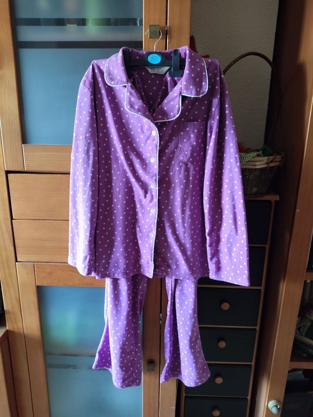 Pijama polar lunares Primark