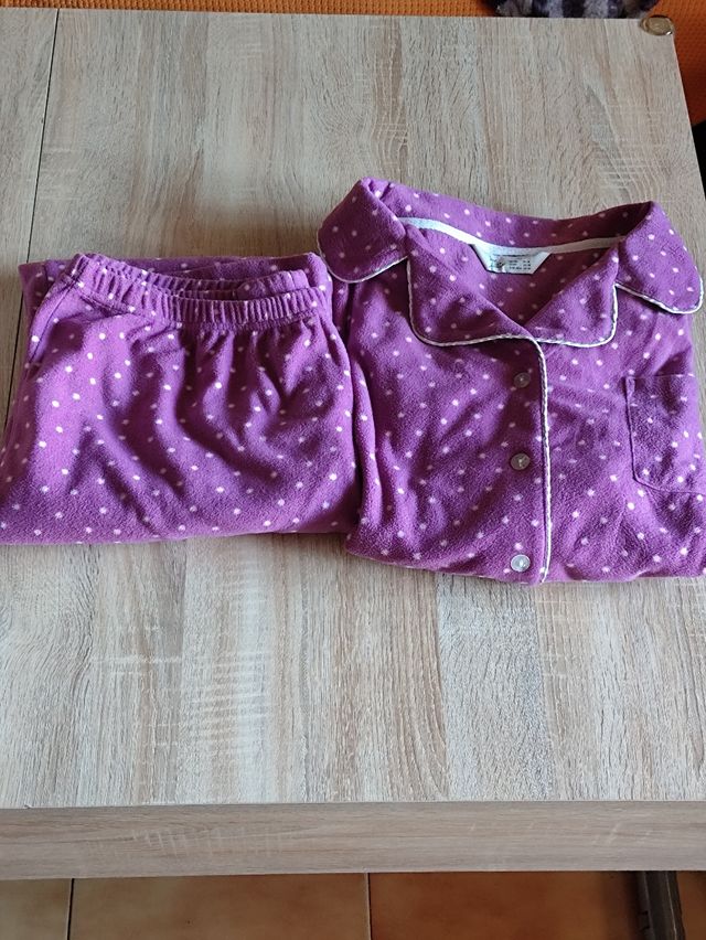 Pijama polar lunares Primark