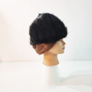 La Siberia Peletería/ Gorro vintage de piel negro