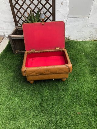 Antiguo puf almacenaje