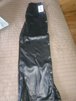 Pantalón ancho polipiel