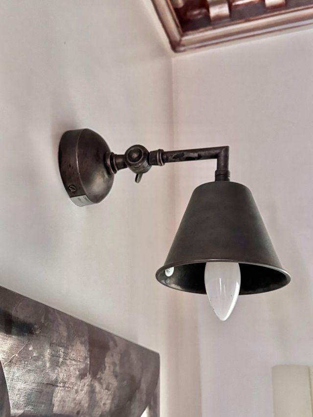Lampada da parete vintage in metallo scuro