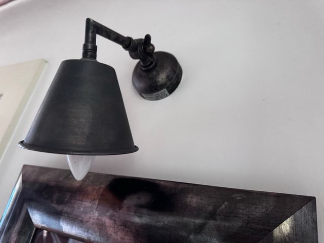 Lampada da parete vintage in metallo scuro