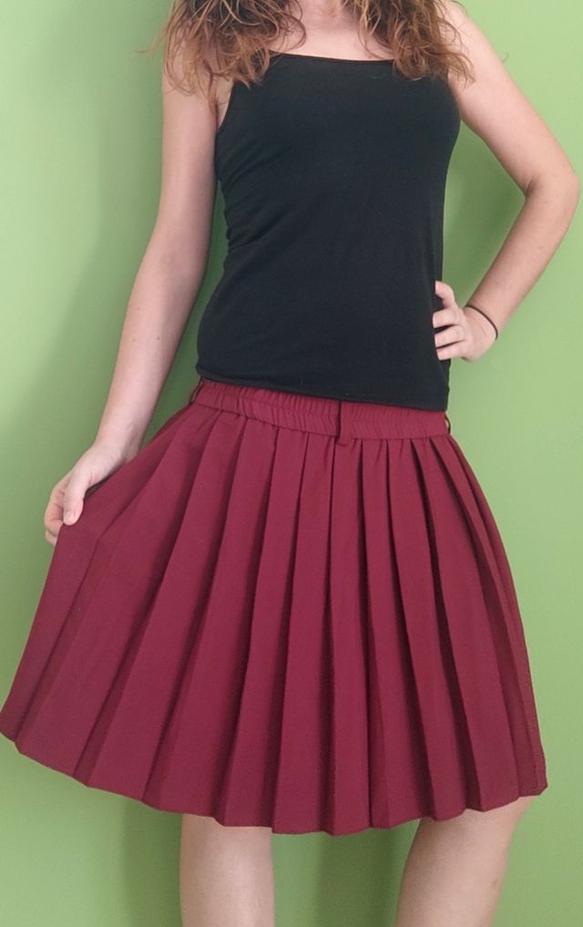 Falda plisada  burdeos elegante niña