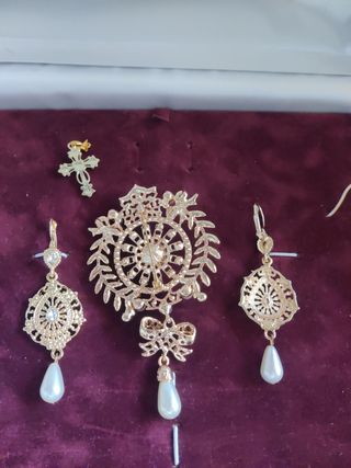 Aderezo dorado perlas 