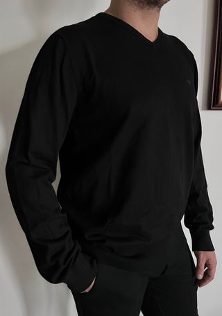 Jersey Negro de Cuello Pico Emporio Armani