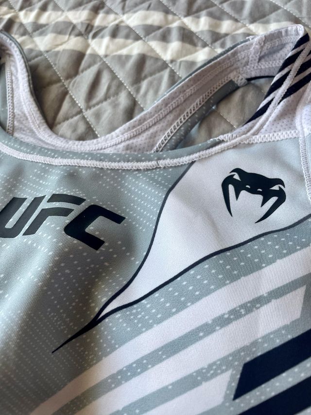 UFC Venum Top – Blanco/Negro – Talla S