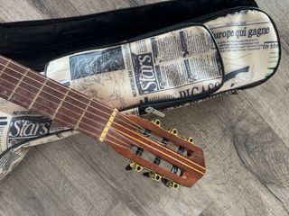 Guitarra como nueva y su funda