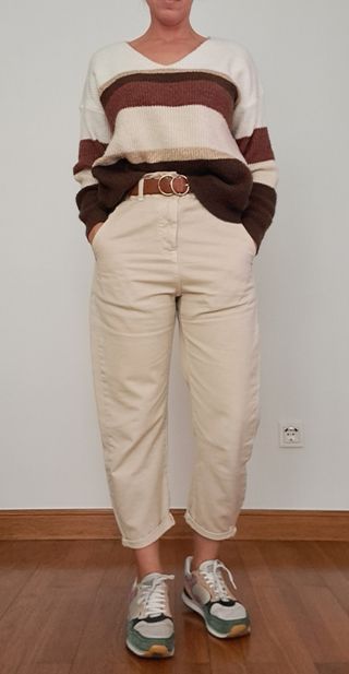 Pantalón slouchy beige tobillero Zara