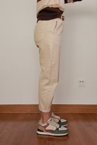 Pantalón slouchy beige tobillero Zara