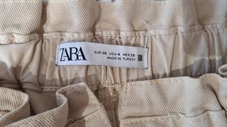 Pantalón slouchy beige tobillero Zara