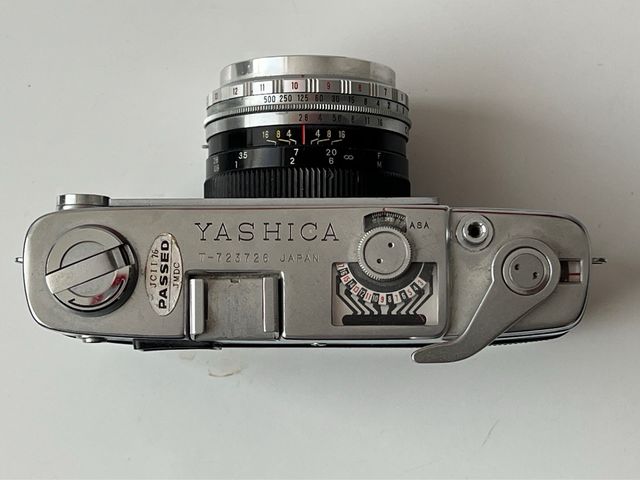 Camara Yashica Minister D 