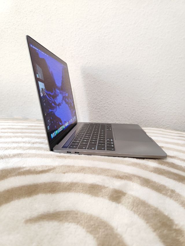 MacBook Pro Touch Bar 13" Oferta NUEVO!! 2560x1600