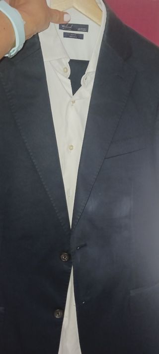 Lote de 2 trajes de hombre más camisa