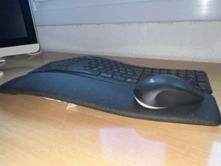 Teclado ergonomico y raton incluido