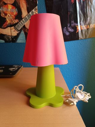 Lampara de mesa color rosa