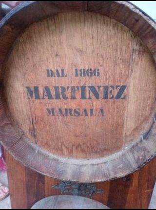 Botte Moscato Martinez con supporto in legno