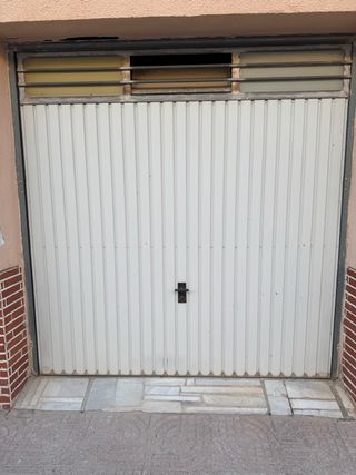 Puerta garaje basculante