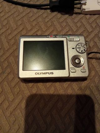 Cámara digital Olympus FE-190