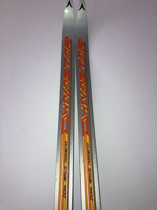 Esquís Salomon y bastones para ski de fondo