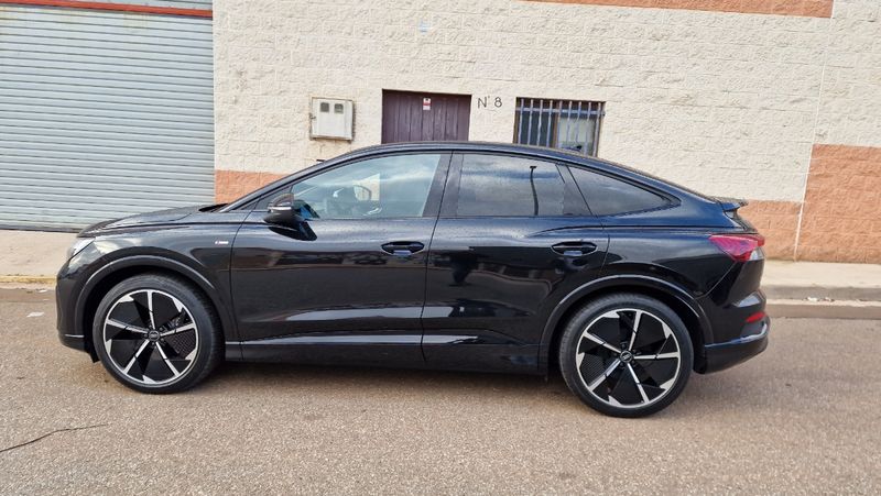 Audi Q4 2022 - foto 1
