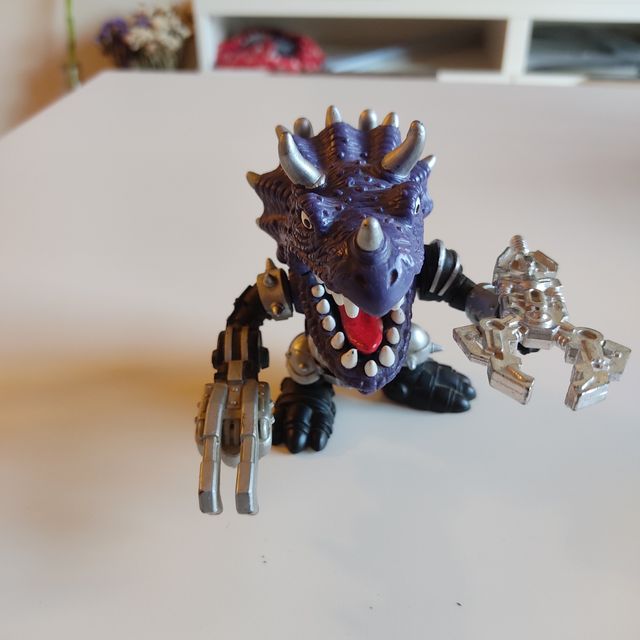 Figura Mighty Warsaurus