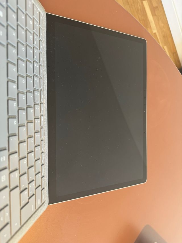 Microsoft Surface Laptop i5