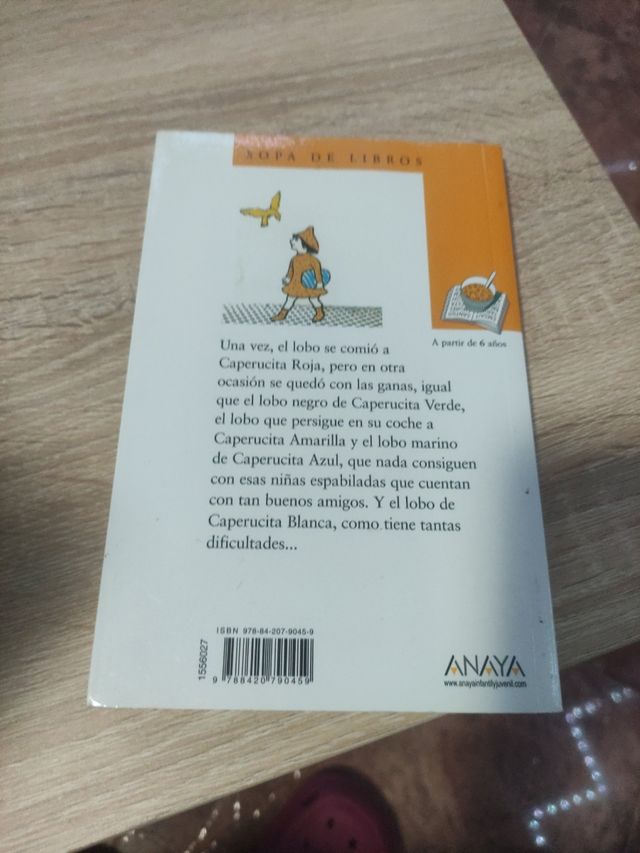 Caperucita Roja, Verde, Amarilla, Azul y Blanca (Sopa de Libros) (Spanish Edition)