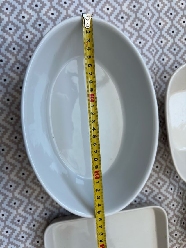 Juego de fuentes blancas