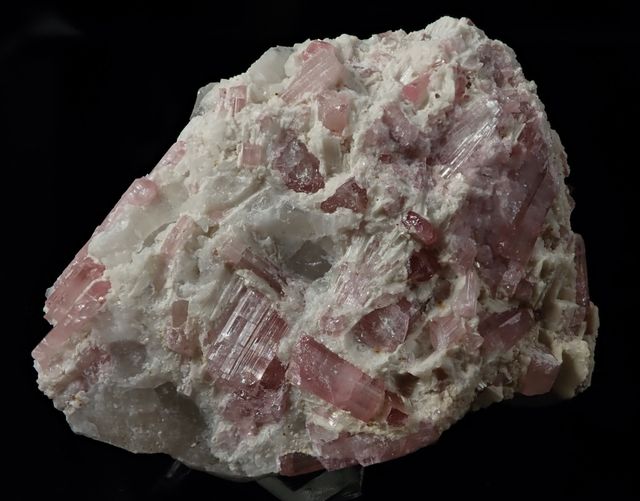 Mineral. Turmalina Var.  Rubellita