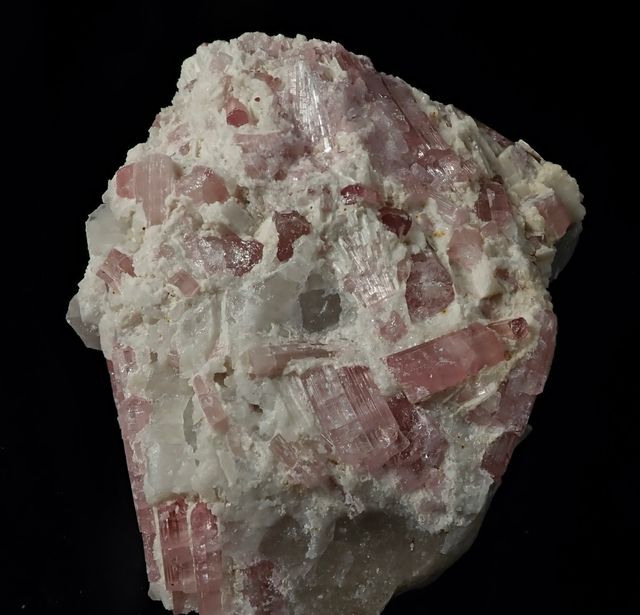Mineral. Turmalina Var.  Rubellita