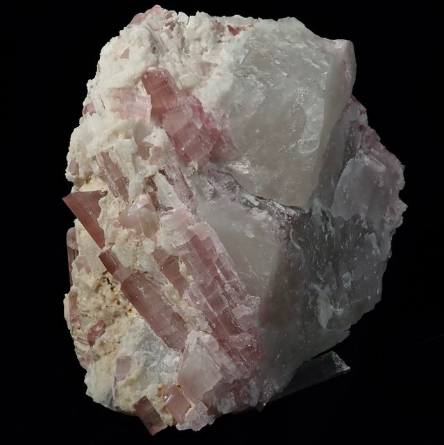 Mineral. Turmalina Var.  Rubellita