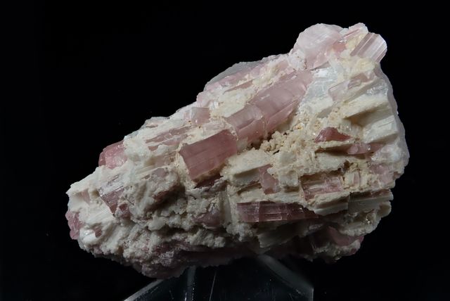 Mineral. Turmalina Var.  Rubellita