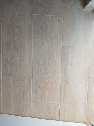 Losas para suelo imitación a madera.