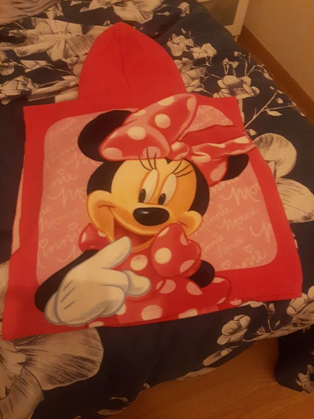 Toalla capa niña minnie