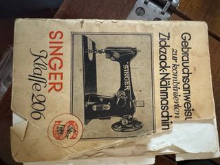 Maquina de coser Singer con mueble Antigua