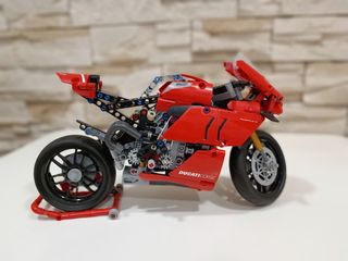 LEGO TECHNIC 42107 DUCATI PANIGALE V4R